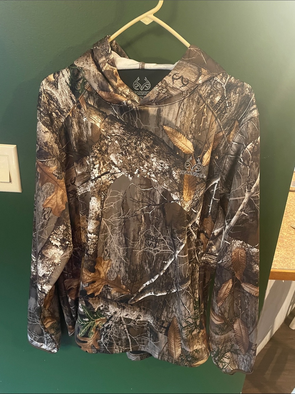 Realtree Men’s Realtree Edge Camo Hooded Shirt - Brown/Green Size Large (38-40)